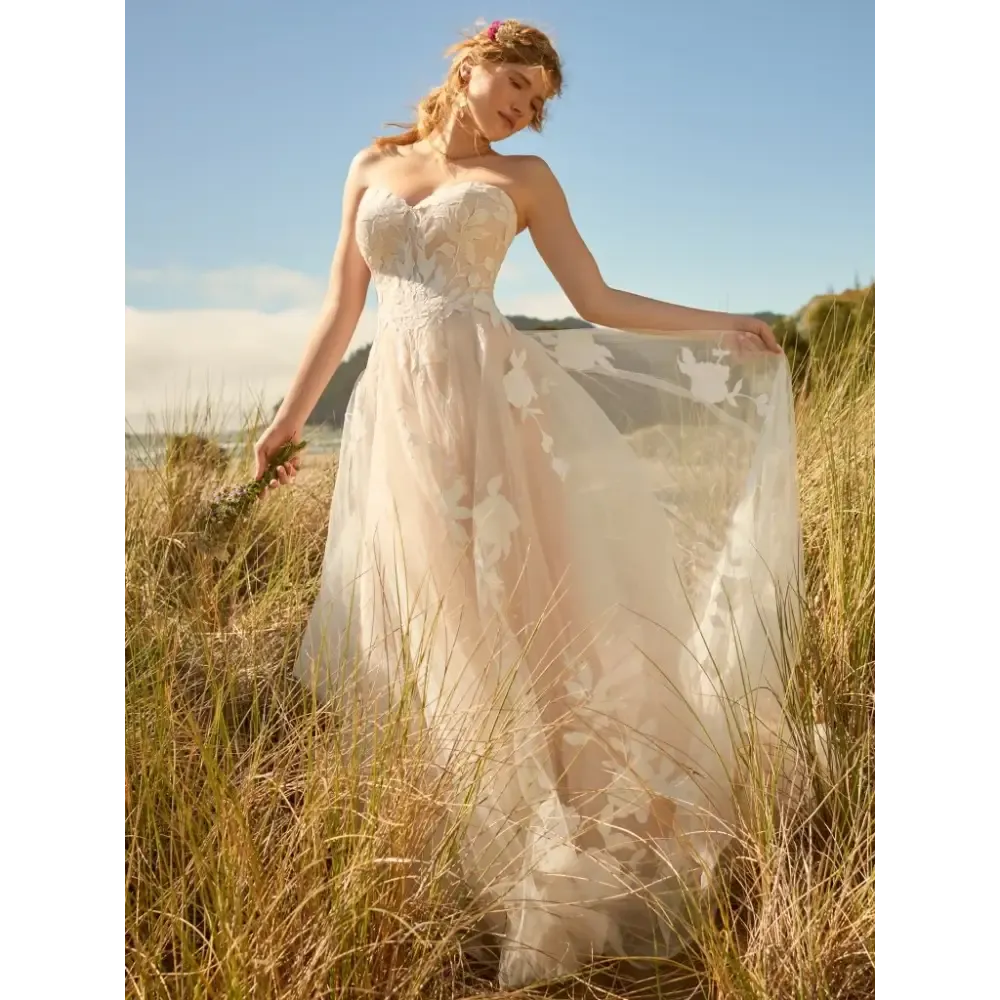 Hattie Lane Lynette by Rebecca Ingram