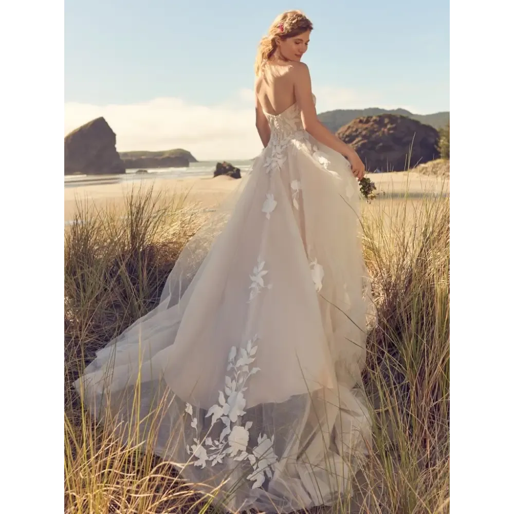 Hattie Lane Lynette by Rebecca Ingram