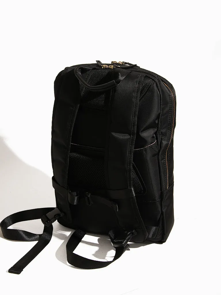 Certainly! Heres an optimized e-commerce product title with modifiers for the Queensy Laptop Bag:

Queensy Stylish and Durable Laptop Bag for Professionals - Water-Resistant, Spacious Compartments, Fits Up to 15.6-Inch Laptops
