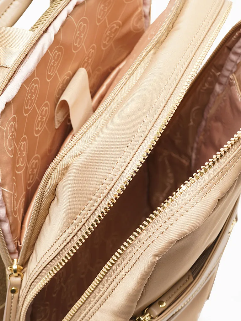 Certainly! Heres an optimized e-commerce product title with modifiers for the Queensy Laptop Bag:

Queensy Stylish and Durable Laptop Bag for Professionals - Water-Resistant, Spacious Compartments, Fits Up to 15.6-Inch Laptops